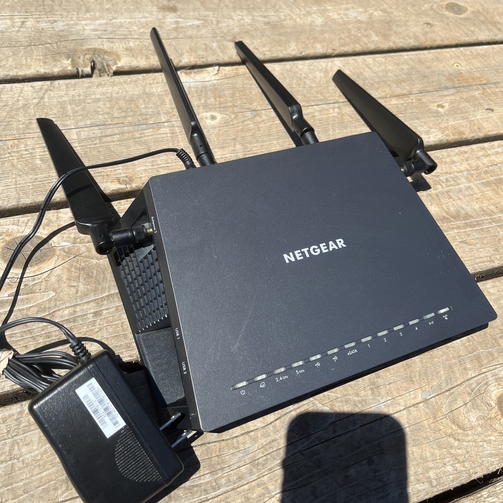 NETGEAR Nighthawk X4S Smart WiFi Router Black, AC2600 model R7800 - Picture 3 of 9